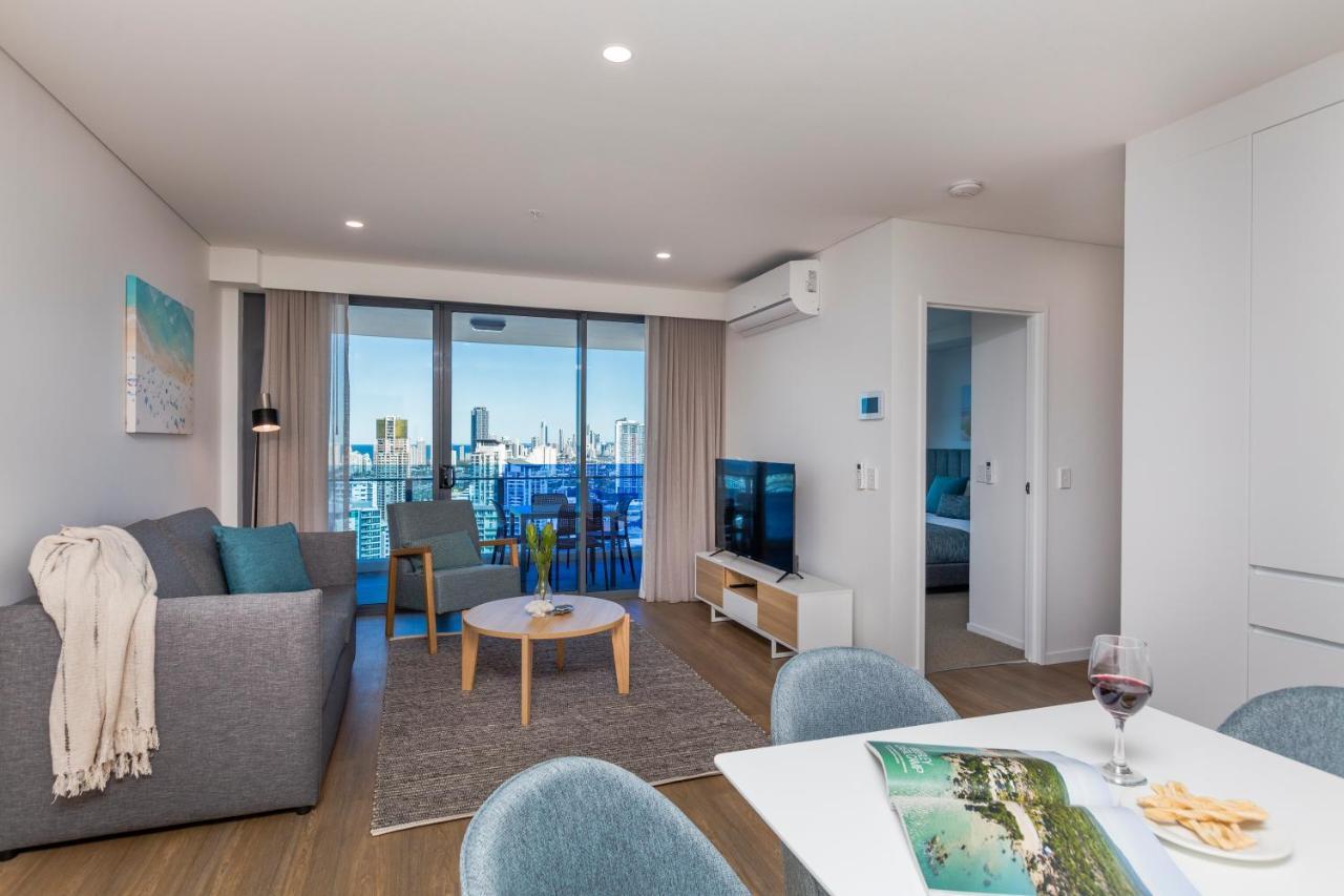 Sky Broadwater Apartments Southport Exterior photo